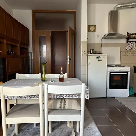 Lana Apartament *
